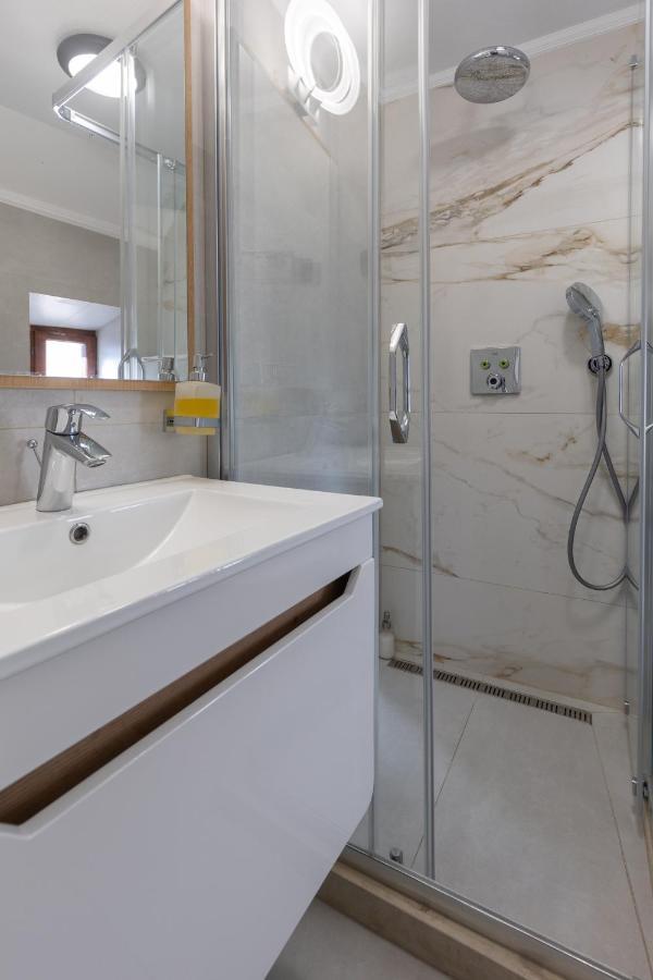 Old Town South Gate Apartment โกตอร์ ภายนอก รูปภาพ